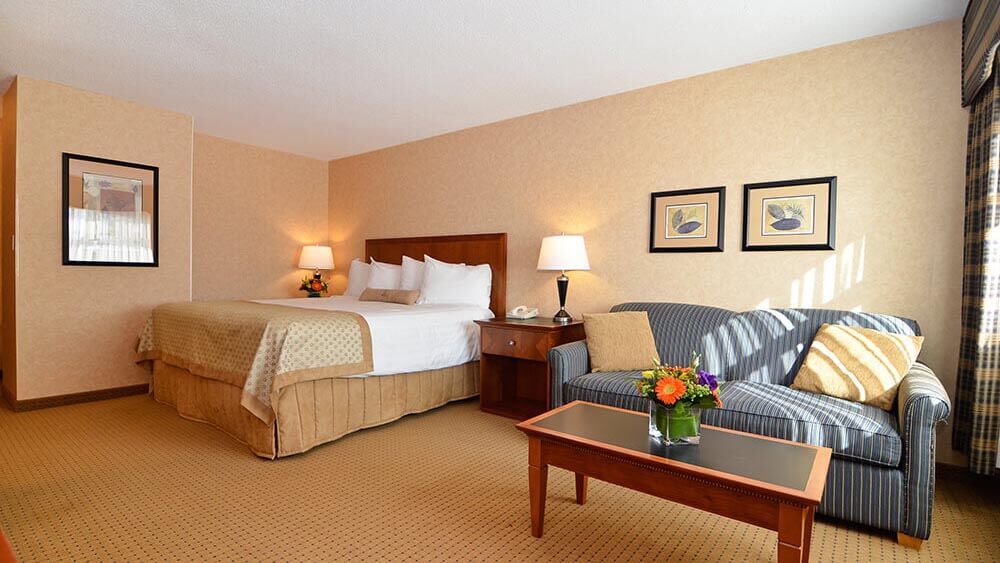 king-bed-room